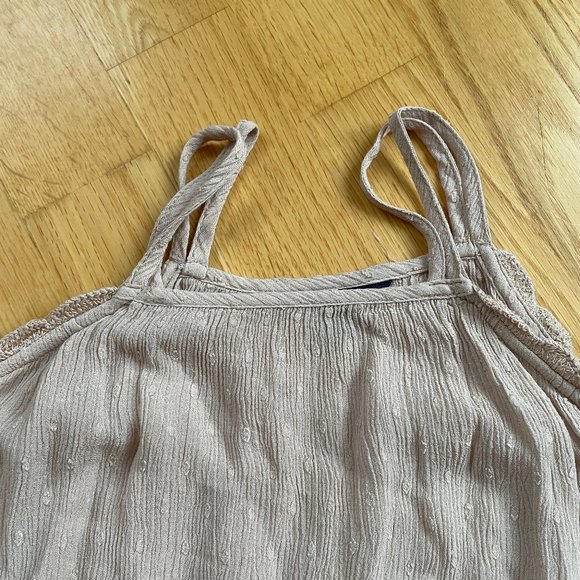 Super cute American Eagle Ivory Top - Picture 5 of 6